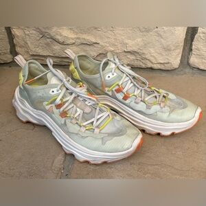 SOREL KINETIC BREAKTHRU TECH SNEAKER, SZ. 9